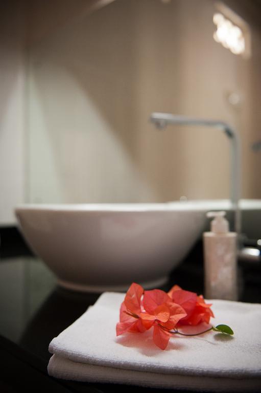 Blue Marine Resort Gili Islands Room photo