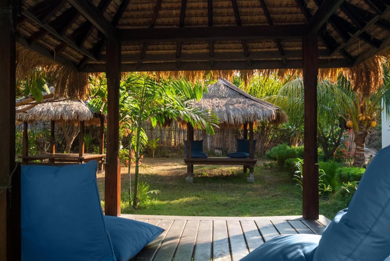 Blue Marine Resort Gili Islands Exterior photo